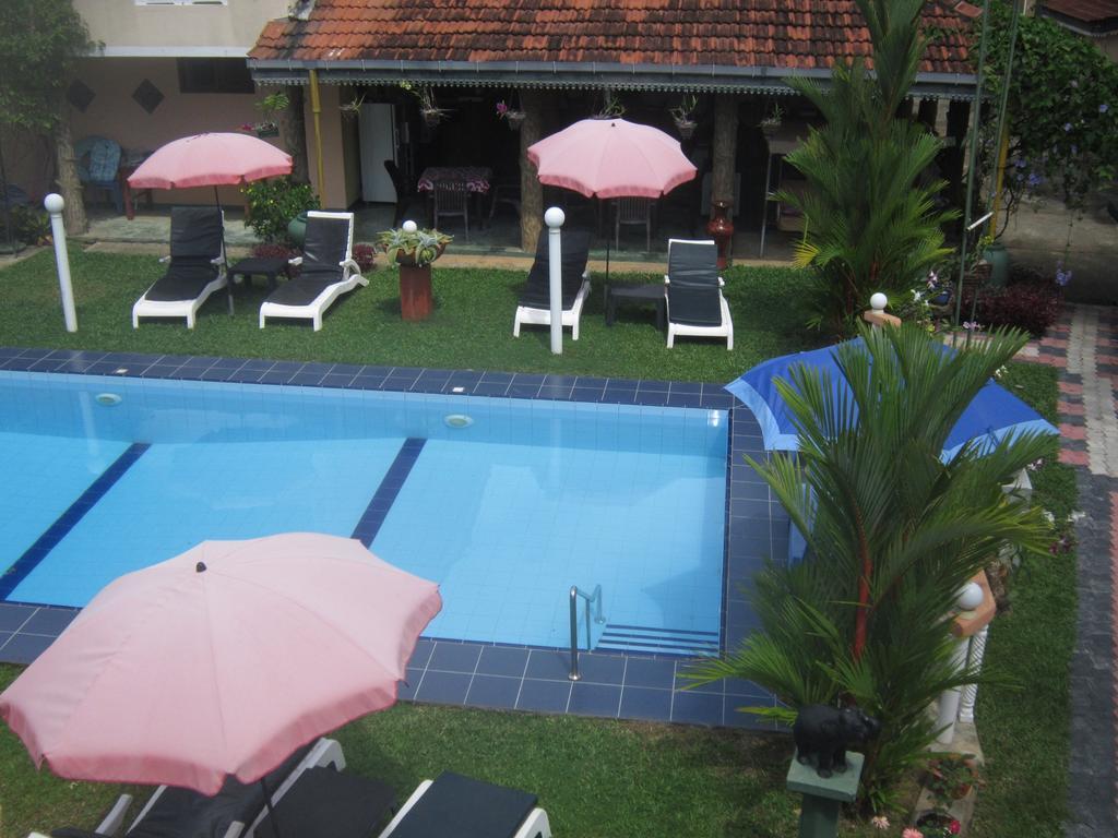Hilda Guest House Hikkaduwa Ngoại thất bức ảnh