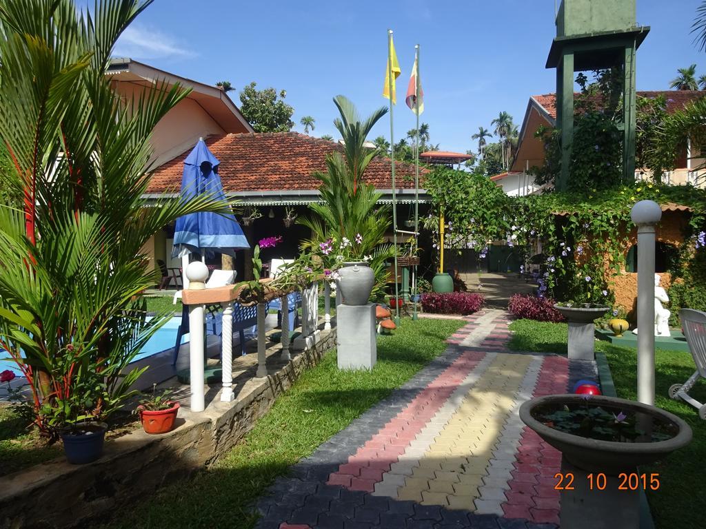 Hilda Guest House Hikkaduwa Ngoại thất bức ảnh