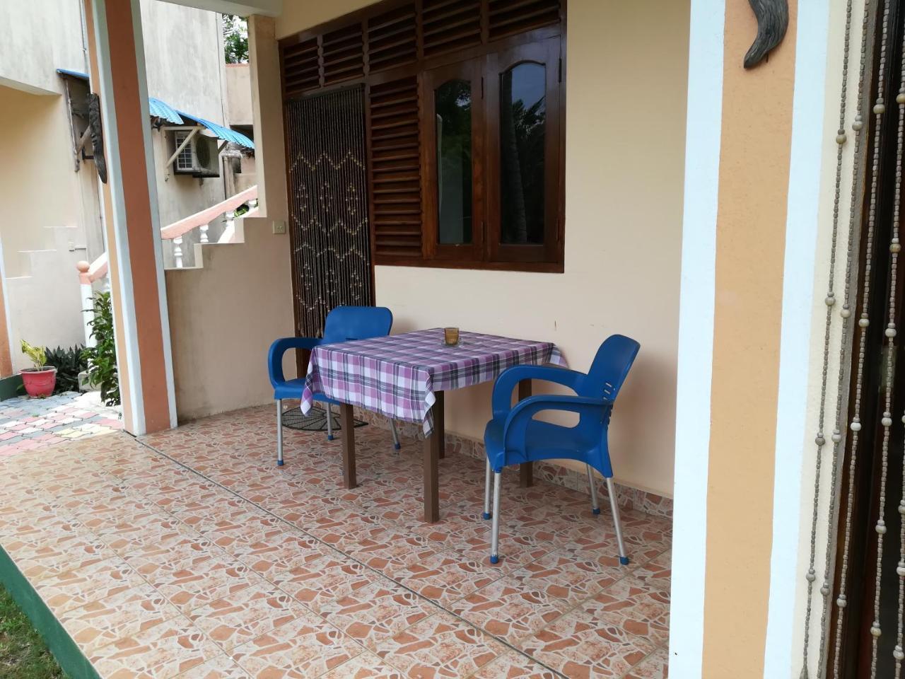 Hilda Guest House Hikkaduwa Ngoại thất bức ảnh