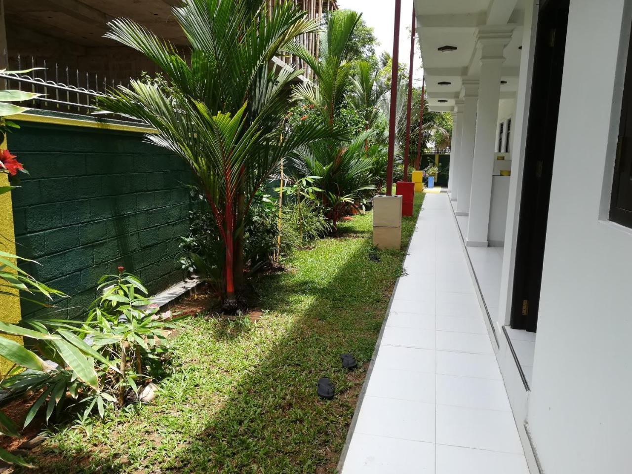 Hilda Guest House Hikkaduwa Ngoại thất bức ảnh
